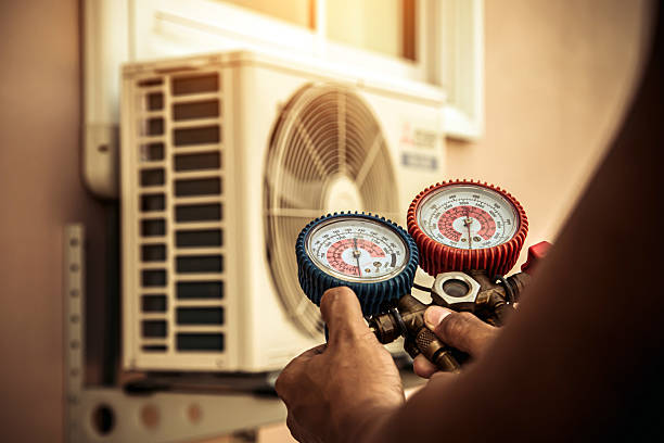 Professional Hvac Installation technician working in Hallsville, TX